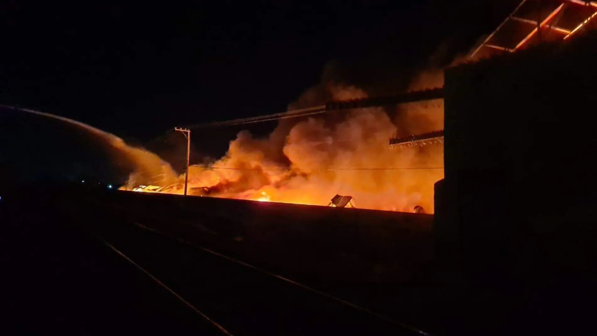 Cortesía - INCENDIO SILAO_(1)